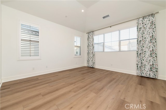 Detail Gallery Image 28 of 39 For 116 Imagination Trl, Irvine,  CA 92620 - 4 Beds | 3/1 Baths