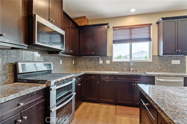 Detail Gallery Image 5 of 15 For 34442 Silky Dogwood Dr, Winchester,  CA 92596 - 3 Beds | 2/1 Baths