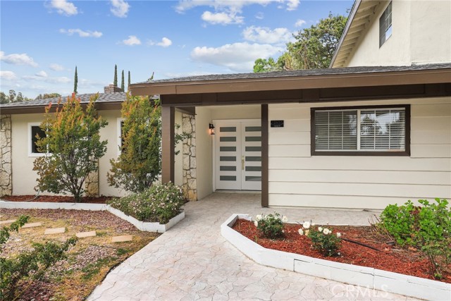 Detail Gallery Image 33 of 34 For 12635 Dorina Pl, Granada Hills,  CA 91344 - 5 Beds | 3/1 Baths