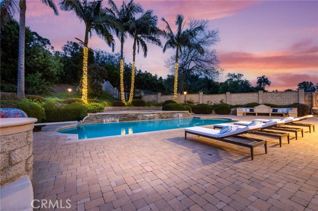 Detail Gallery Image 7 of 75 For 10372 Crawford Canyon Rd, Santa Ana,  CA 92705 - 5 Beds | 7/1 Baths