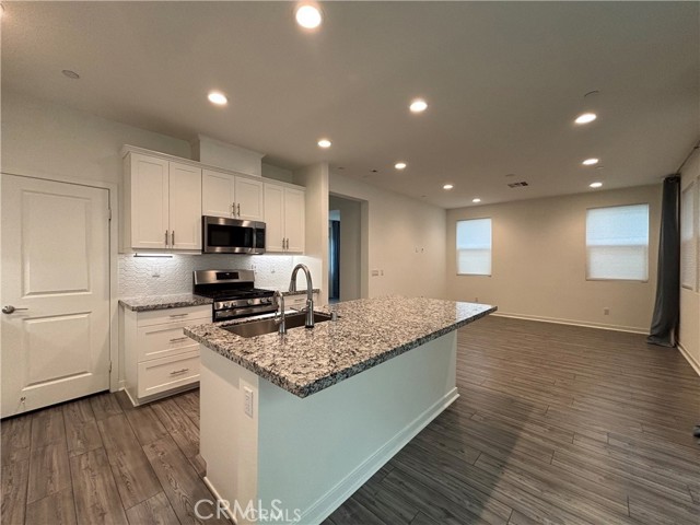 Detail Gallery Image 6 of 22 For 26149 Park Ave #3,  Redlands,  CA 92373 - 3 Beds | 3 Baths