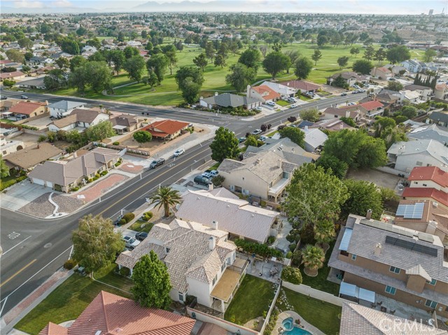 Detail Gallery Image 4 of 43 For 13290 Country Club Dr, Victorville,  CA 92395 - 3 Beds | 2 Baths