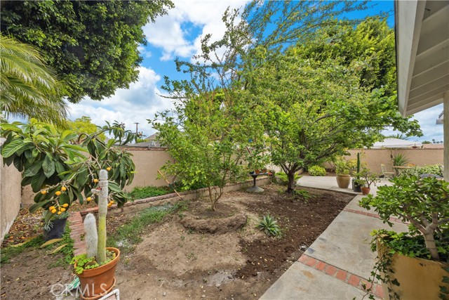 902 W Orange Road, Santa Ana CA: https://media.crmls.org/medias/490bfbbc-8689-4011-a046-a187eff802e1.jpg