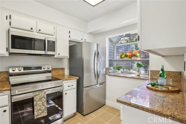 Detail Gallery Image 2 of 20 For 25447 Pine Creek Ln, Wilmington,  CA 90744 - 1 Beds | 1 Baths