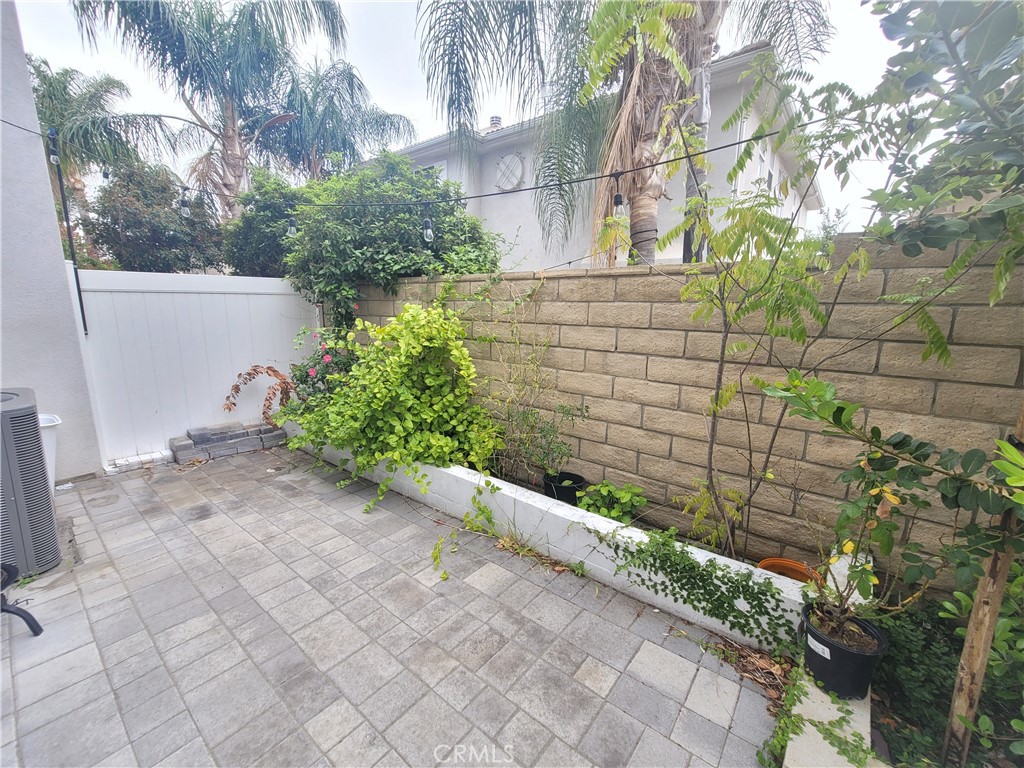 https://media.crmls.org/medias/490c6803-260f-44ba-aeb6-1b0436fa2e08.jpg?preset=X-Large