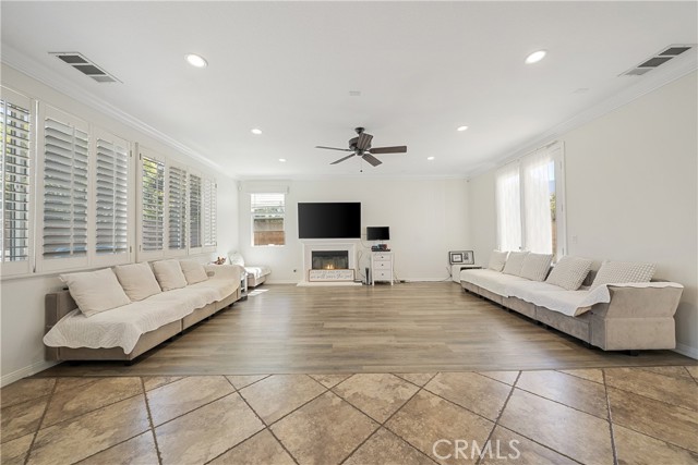 Detail Gallery Image 6 of 39 For 25418 Singleleaf St, Corona,  CA 92883 - 5 Beds | 3/1 Baths