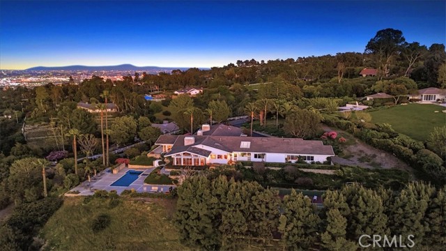 2 Quail Ridge Road, Rolling Hills, California 90274, 5 Bedrooms Bedrooms, ,6 BathroomsBathrooms,Residential,For Sale,Quail Ridge,PV24085721
