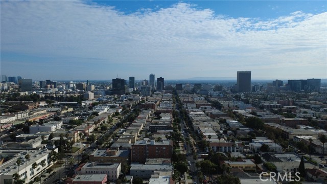 Detail Gallery Image 8 of 15 For 210 N Berendo St, Los Angeles,  CA 90004 - – Beds | – Baths