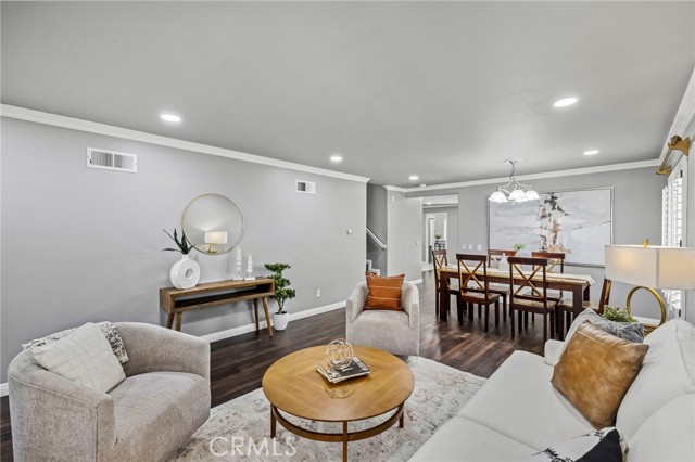 Detail Gallery Image 4 of 37 For 74 Linhaven, Irvine,  CA 92602 - 5 Beds | 3/1 Baths