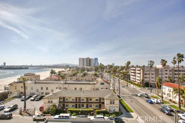 1750 E Ocean Boulevard, Long Beach CA: https://media.crmls.org/medias/490d92cf-4f36-4095-a4e8-f265aed30586.jpg