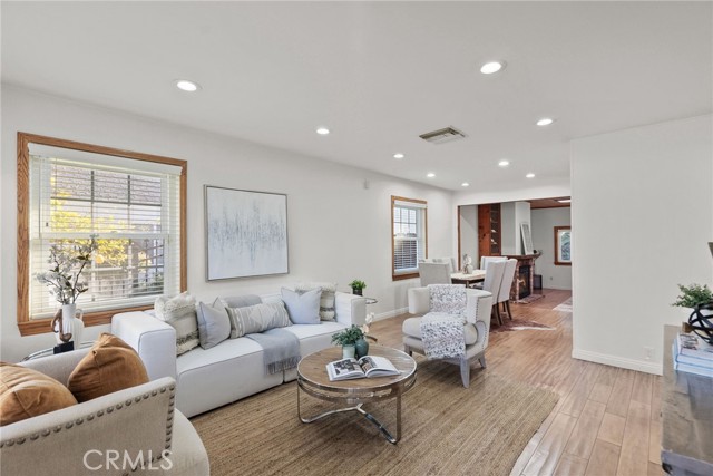 Detail Gallery Image 3 of 24 For 6313 Bluebell Ave, North Hollywood,  CA 91606 - 3 Beds | 2 Baths