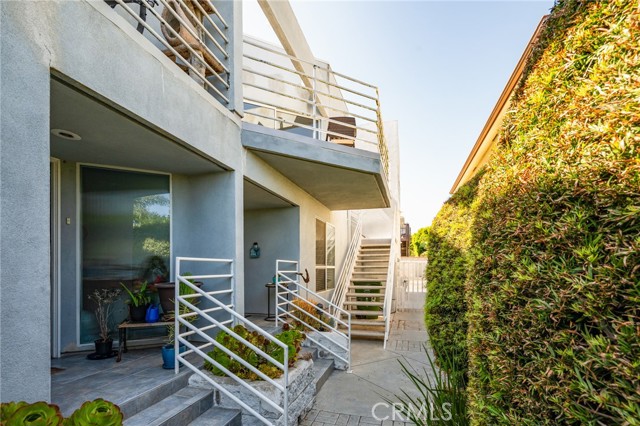 718 W 37th Street, San Pedro CA: https://media.crmls.org/medias/490fda42-7fb3-4ed4-8f2f-cae837f0c26f.jpg