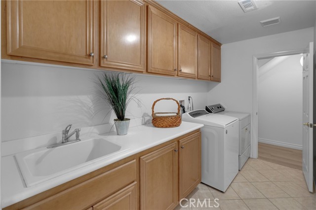 33736 Emerald Creek Court, Temecula CA: https://media.crmls.org/medias/490ff9d3-2708-4dbb-a2cc-0081ff345645.jpg