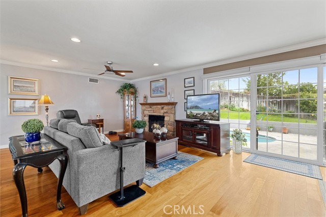 Detail Gallery Image 4 of 31 For 4432 Dorthea, Yorba Linda,  CA 92886 - 4 Beds | 2/1 Baths