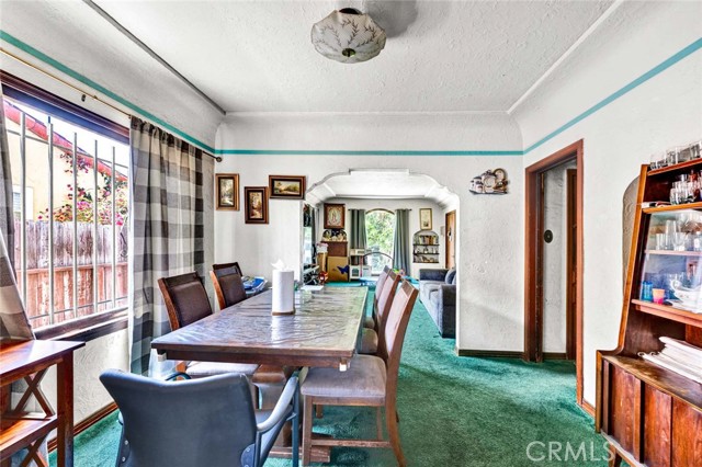 2184 Cedar Avenue, Long Beach CA: https://media.crmls.org/medias/4910f1c4-2d3d-48d3-9bac-d822c080051a.jpg
