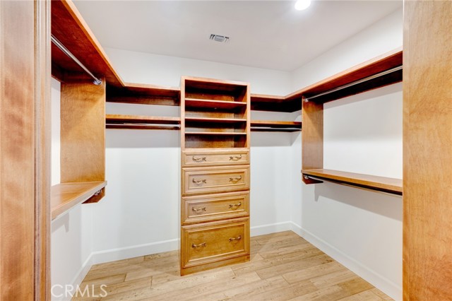 Detail Gallery Image 19 of 46 For 222 W Kenneth, Glendale,  CA 91202 - 4 Beds | 4 Baths