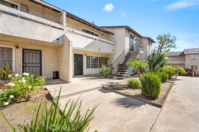 Detail Gallery Image 3 of 41 For 17425 Arrow Bl #8,  Fontana,  CA 92335 - 2 Beds | 1/1 Baths