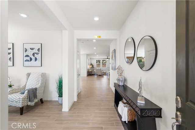 Detail Gallery Image 2 of 25 For 6979 Housatonic Ct, Jurupa Valley,  CA 91752 - 5 Beds | 3 Baths