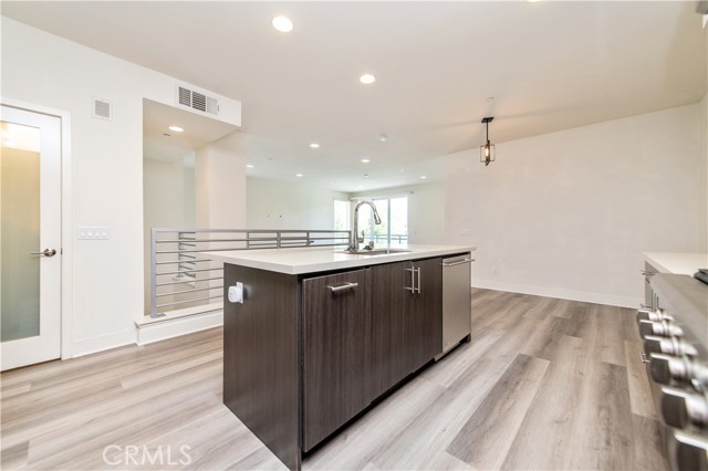 Detail Gallery Image 15 of 31 For 120 Rockefeller, Irvine,  CA 92612 - 3 Beds | 3 Baths