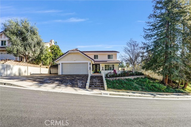 Detail Gallery Image 3 of 51 For 24541 Gardenstone Lane, West Hills,  CA 91307 - 3 Beds | 3 Baths