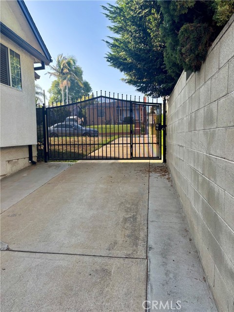 4448 W 64th Street, Inglewood CA: https://media.crmls.org/medias/4912e1b8-7c73-42d8-b472-836d30c28ad6.jpg