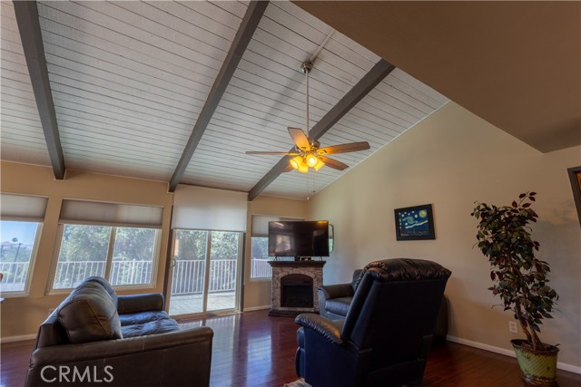 Detail Gallery Image 6 of 24 For 2510 Cloudcrest, Riverside,  CA 92507 - 3 Beds | 2 Baths