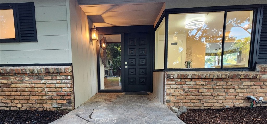 48 Pine Oaks Road