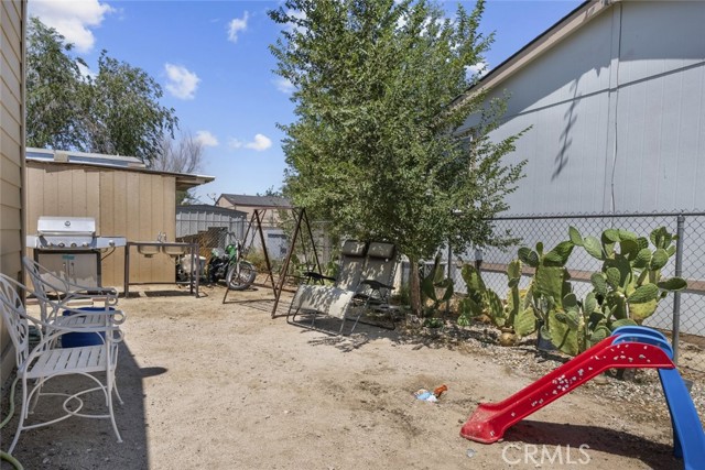2017 Windharp Drive, Rosamond CA: https://media.crmls.org/medias/4913d257-3948-437e-94c5-4252772e6c29.jpg