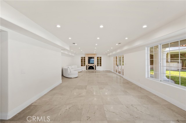 3856 Vista Linda Drive, Encino CA: https://media.crmls.org/medias/491505ab-1921-4b92-8464-3abe0bce77f1.jpg