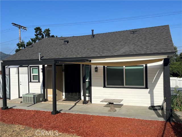 Detail Gallery Image 15 of 18 For 10322 Plainview Ave, Tujunga,  CA 91042 - 2 Beds | 1 Baths