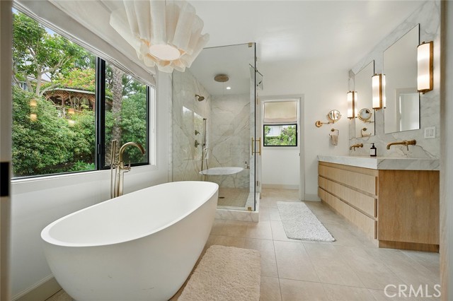 6360 E Vera Crest Drive, Long Beach CA: https://media.crmls.org/medias/4915929b-0b9f-4a15-a998-1caabce16b4e.jpg