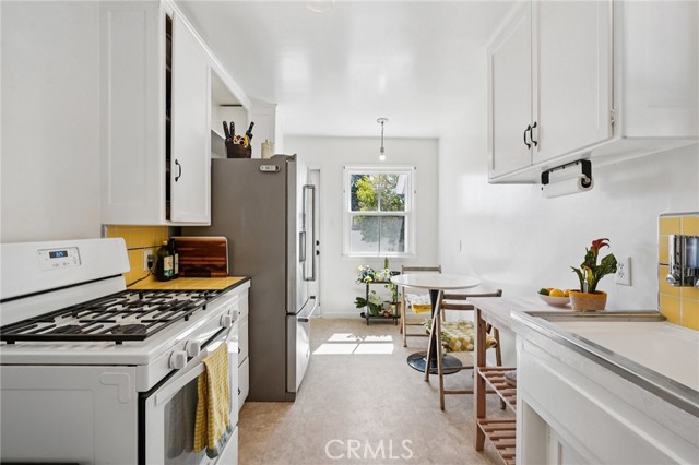 3700 W 147th Street, Hawthorne CA: https://media.crmls.org/medias/4915bba0-dc65-4ad1-ae6f-cb7435f10f68.jpg
