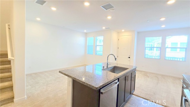 3942 Lavine Way, Corona CA: https://media.crmls.org/medias/4915d693-88b5-4b1d-80cc-0f3efc7d7127.jpg