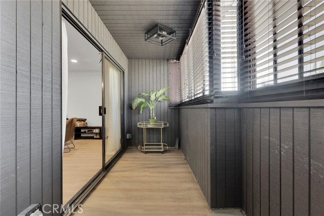 Detail Gallery Image 5 of 21 For 5530 Thornburn St #102,  Los Angeles,  CA 90045 - 2 Beds | 2 Baths