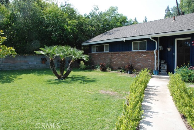 360 Campbell Avenue, Redlands CA: https://media.crmls.org/medias/4916cbb6-674a-4ef4-9829-abebfdd63e7b.jpg