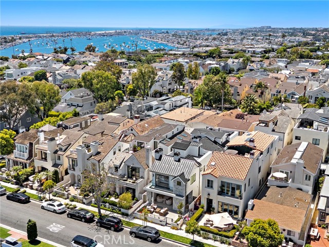 Detail Gallery Image 8 of 49 For 509 Carnation, Corona Del Mar,  CA 92625 - 3 Beds | 3/1 Baths