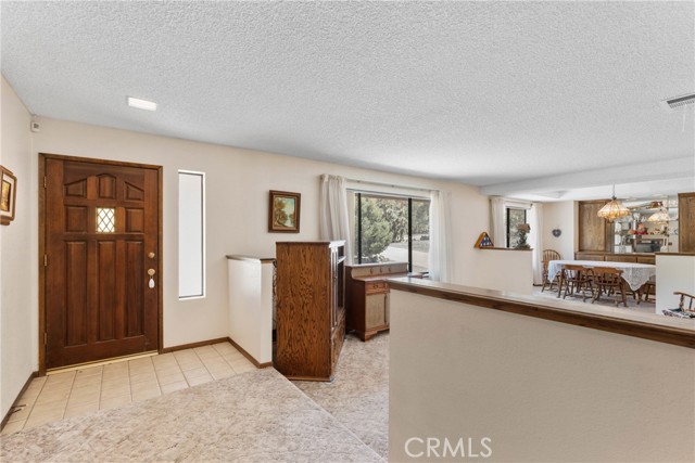 Detail Gallery Image 7 of 39 For 7370 Scrub Oak Dr, Wrightwood,  CA 92397 - 3 Beds | 2/1 Baths