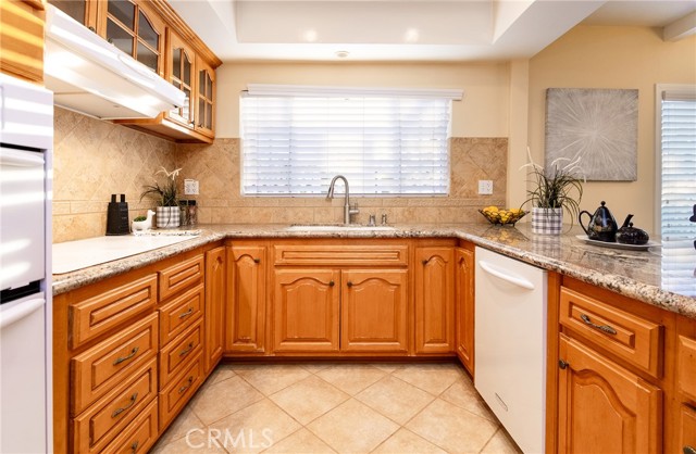 Detail Gallery Image 11 of 41 For 3301 Grayburn Rd, Pasadena,  CA 91107 - 3 Beds | 2/1 Baths