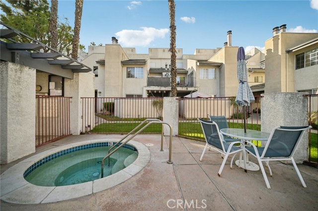 Detail Gallery Image 32 of 36 For 20155 Keswick St #112,  Winnetka,  CA 91306 - 2 Beds | 2/1 Baths