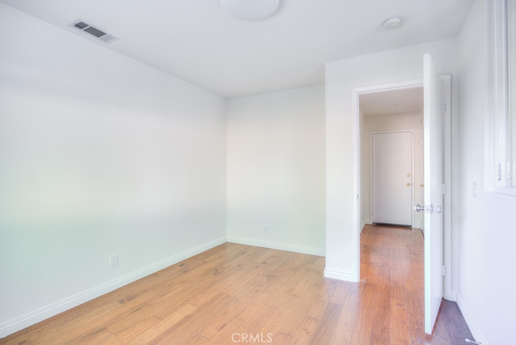 https://media.crmls.org/medias/491bd609-fecb-4bb1-9d5a-266a7daeeeaf.jpg?preset=X-Large