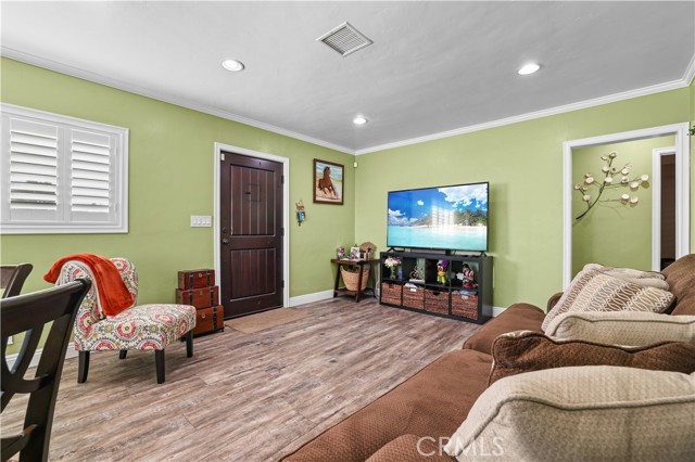 Detail Gallery Image 4 of 20 For 4106 Goodman, Riverside,  CA 92503 - 3 Beds | 2 Baths