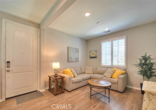 Image 25 of 67 For 14861 Henry Street