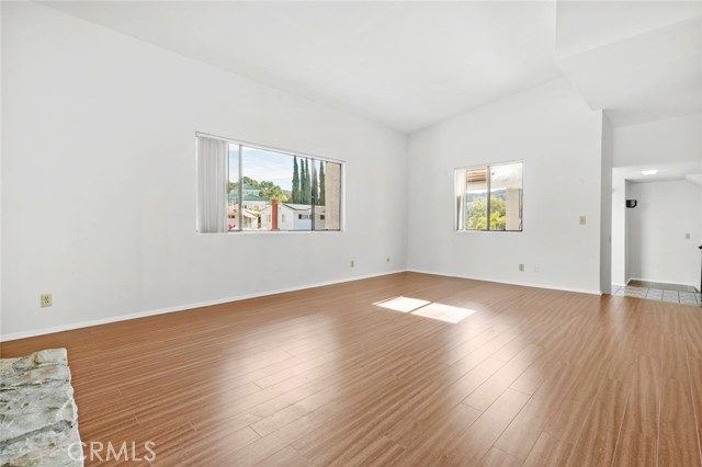 Detail Gallery Image 8 of 66 For 1321 Greenbriar, Glendale,  CA 91207 - 4 Beds | 3/1 Baths