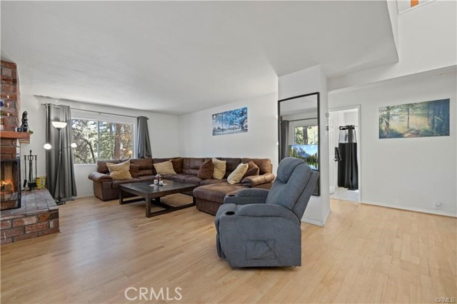 1808 Freeman Drive, Pine Mountain Club CA: https://media.crmls.org/medias/491f05b0-c84c-42ad-a4a9-c6c227328e91.jpg