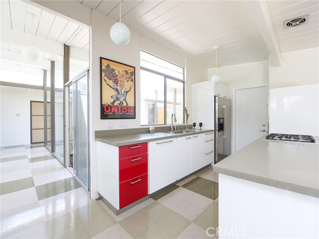 Detail Gallery Image 9 of 39 For 508 S Woodland St, Orange,  CA 92869 - 4 Beds | 2 Baths