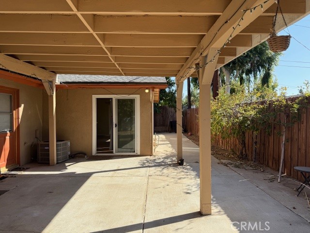 Detail Gallery Image 8 of 8 For 1404 Le Conte Dr, Riverside,  CA 92507 - 3 Beds | 2 Baths