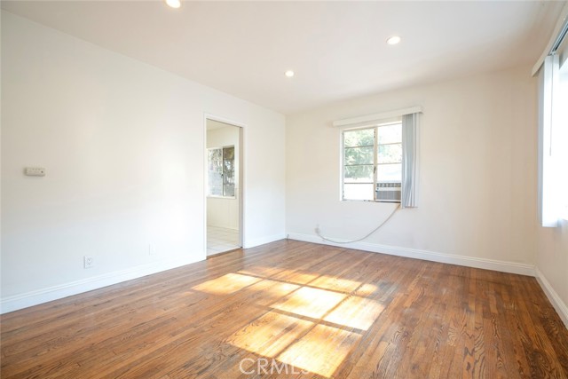 Detail Gallery Image 2 of 17 For 347 W Dryden St #B,  Glendale,  CA 91202 - 1 Beds | 1 Baths