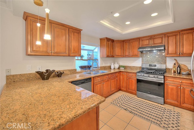 Detail Gallery Image 10 of 43 For 32 N Almansor St #D,  Alhambra,  CA 91801 - 3 Beds | 3 Baths