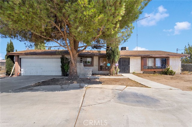 14720 Main Street, Hesperia CA: https://media.crmls.org/medias/4922fd67-7aa1-4b76-baa6-e67b021e6f79.jpg