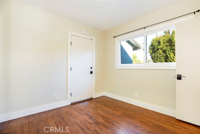 Detail Gallery Image 14 of 27 For 15808 Valerio St, Van Nuys,  CA 91406 - 3 Beds | 2 Baths